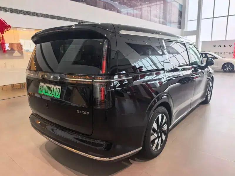 Volvo EM90 2025 Ultra 6-seater — миниатюра 7