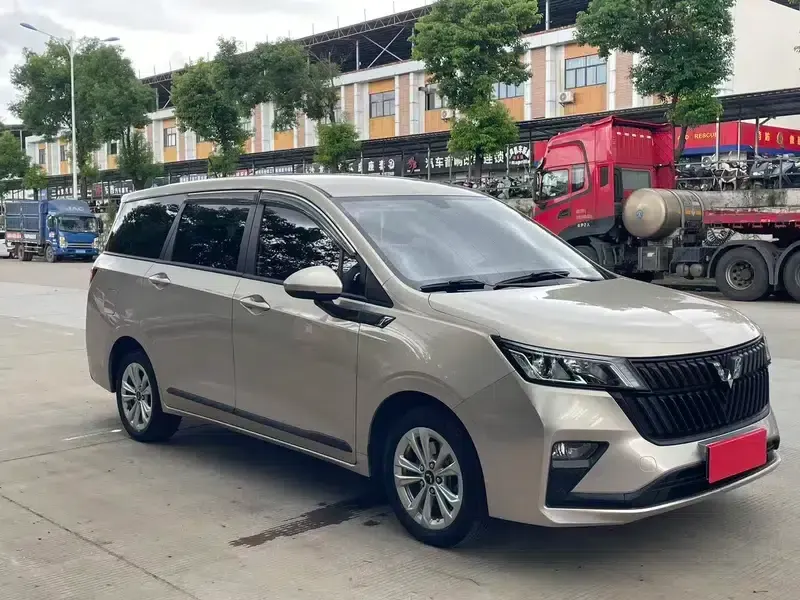 Wuling Jiachen 2022 1.5L Manual Enjoyment Elite Edition — миниатюра 3