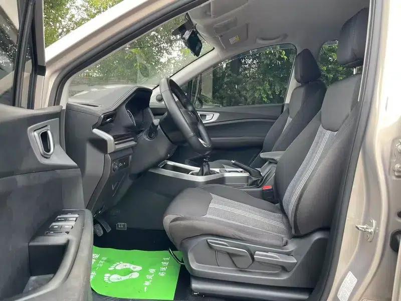 Wuling Jiachen 2022 1.5L Manual Enjoyment Elite Edition — миниатюра 10