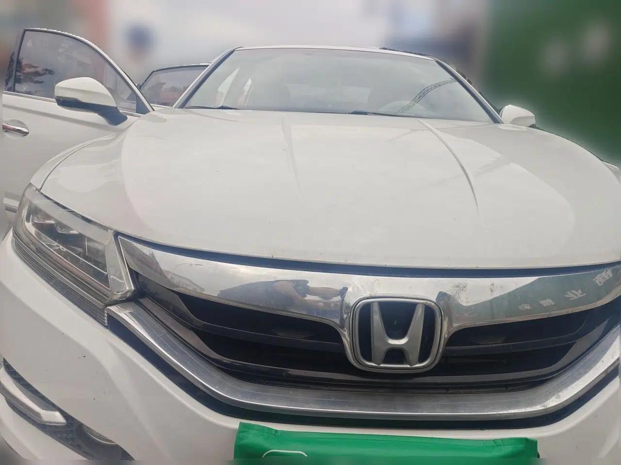 Honda Spirior 2015 2.0L Prestige Edition — миниатюра 2