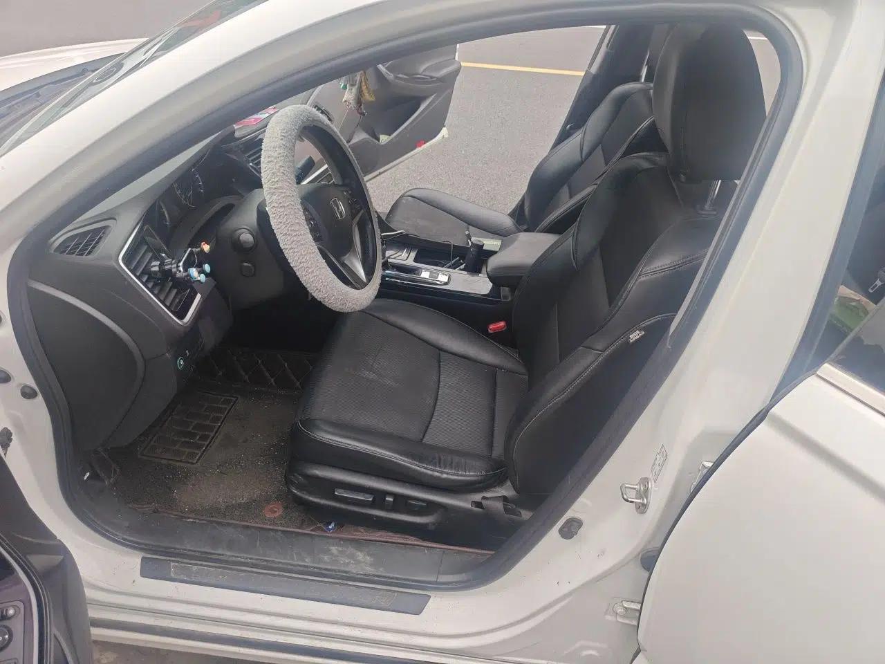 Honda Spirior 2015 2.0L Prestige Edition — миниатюра 16