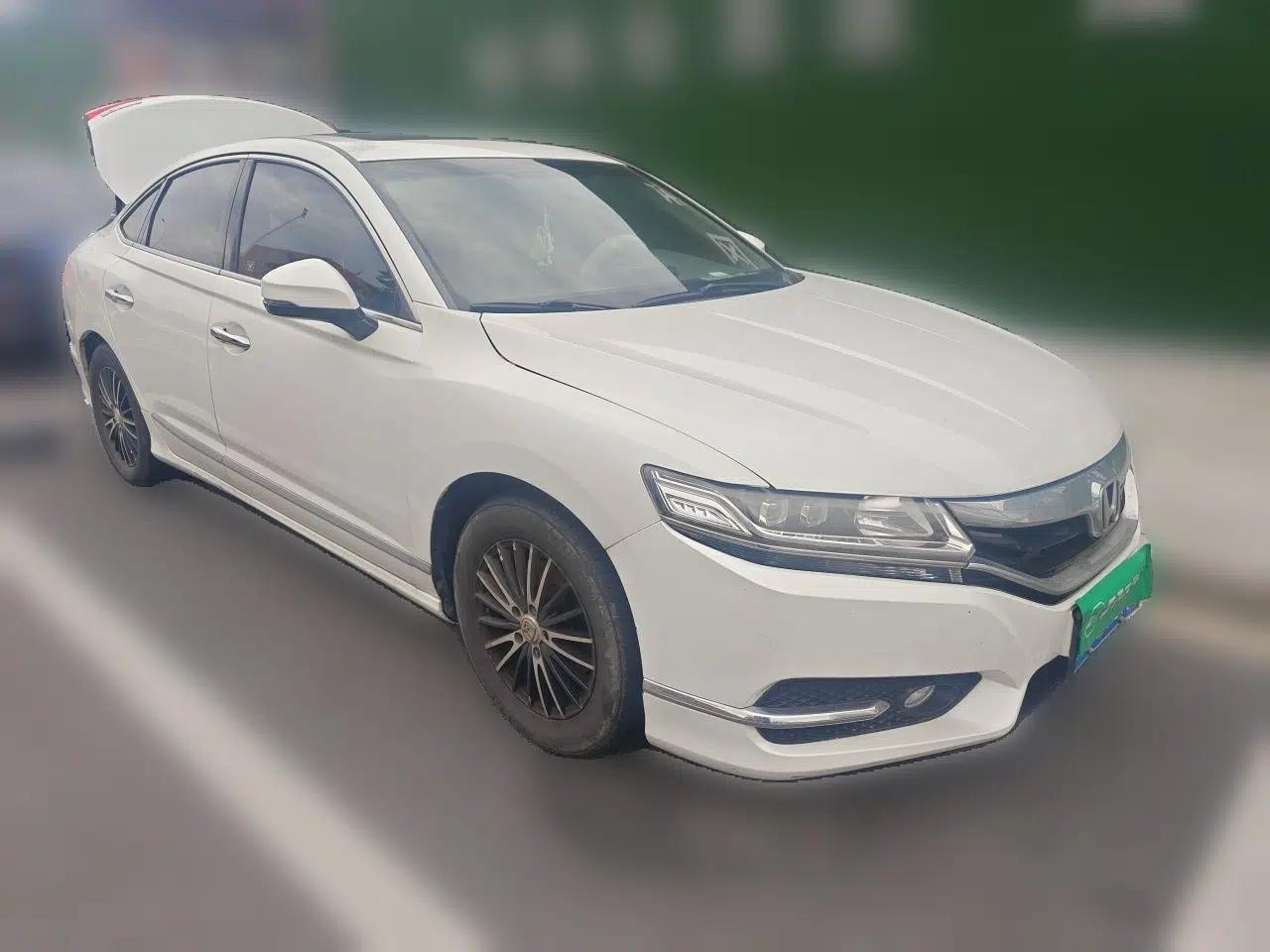 Honda Spirior 2015 2.0L Prestige Edition — миниатюра 3