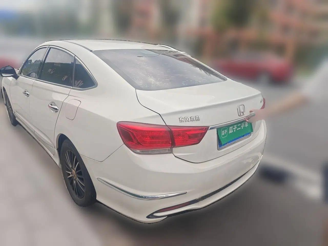 Honda Spirior 2015 2.0L Prestige Edition — миниатюра 4