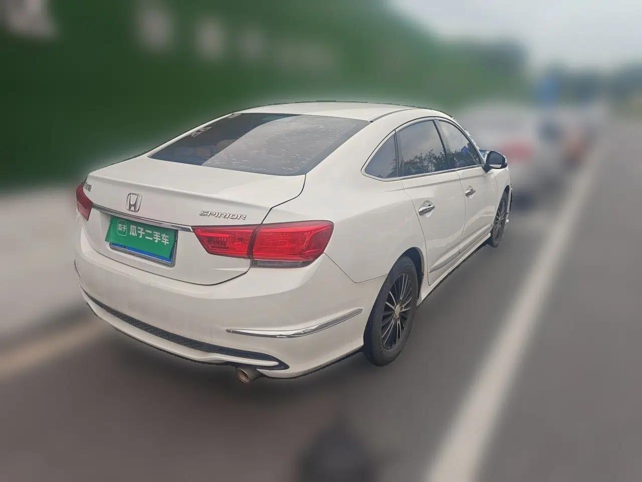 Honda Spirior 2015 2.0L Prestige Edition — миниатюра 6