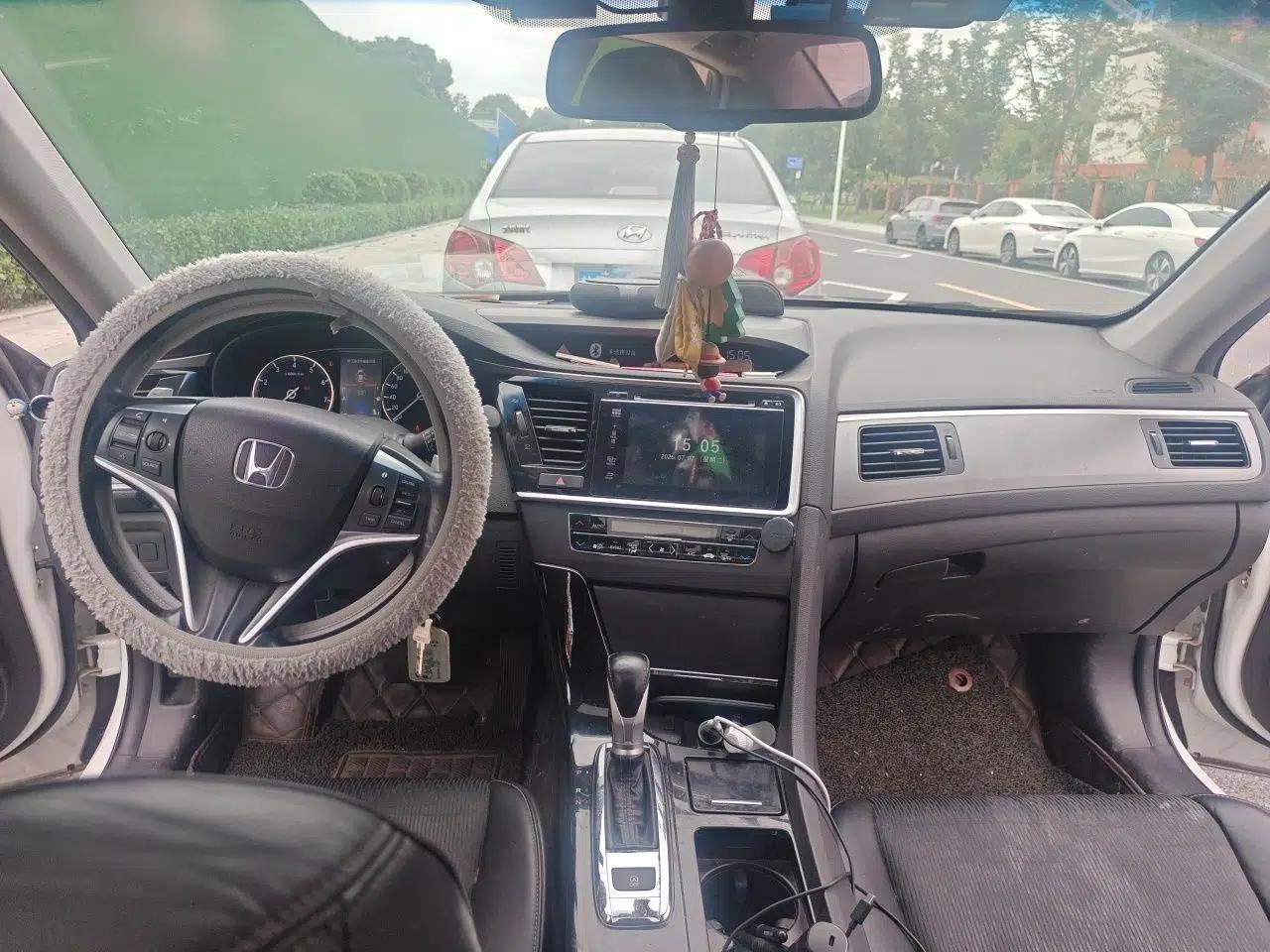 Honda Spirior 2015 2.0L Prestige Edition — миниатюра 9