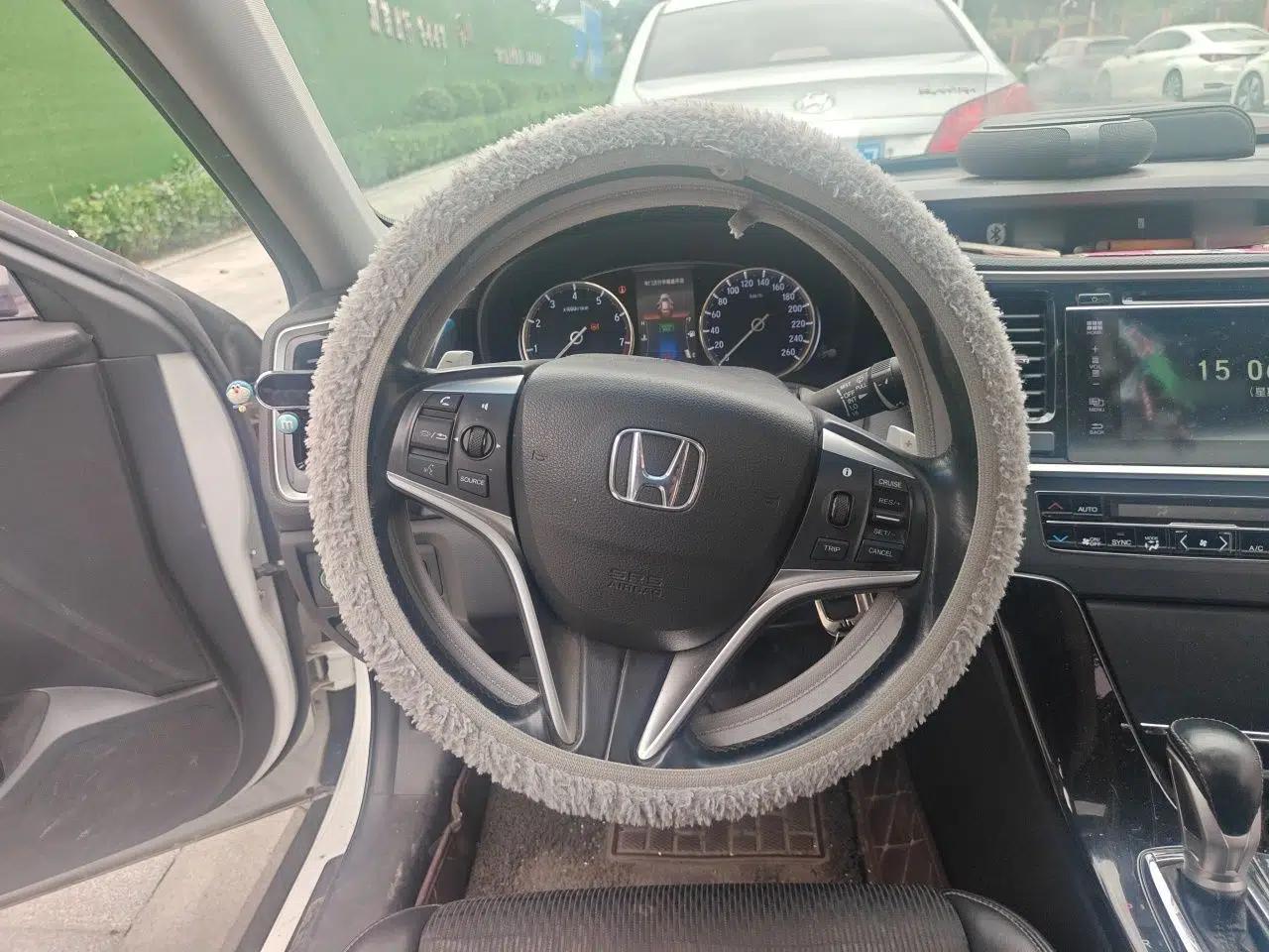 Honda Spirior 2015 2.0L Prestige Edition — миниатюра 10