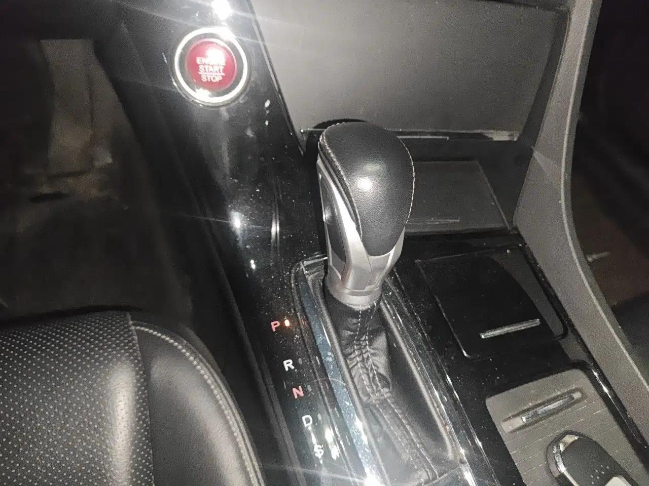 Honda Spirior 2015 2.4L Prestige Edition — миниатюра 14