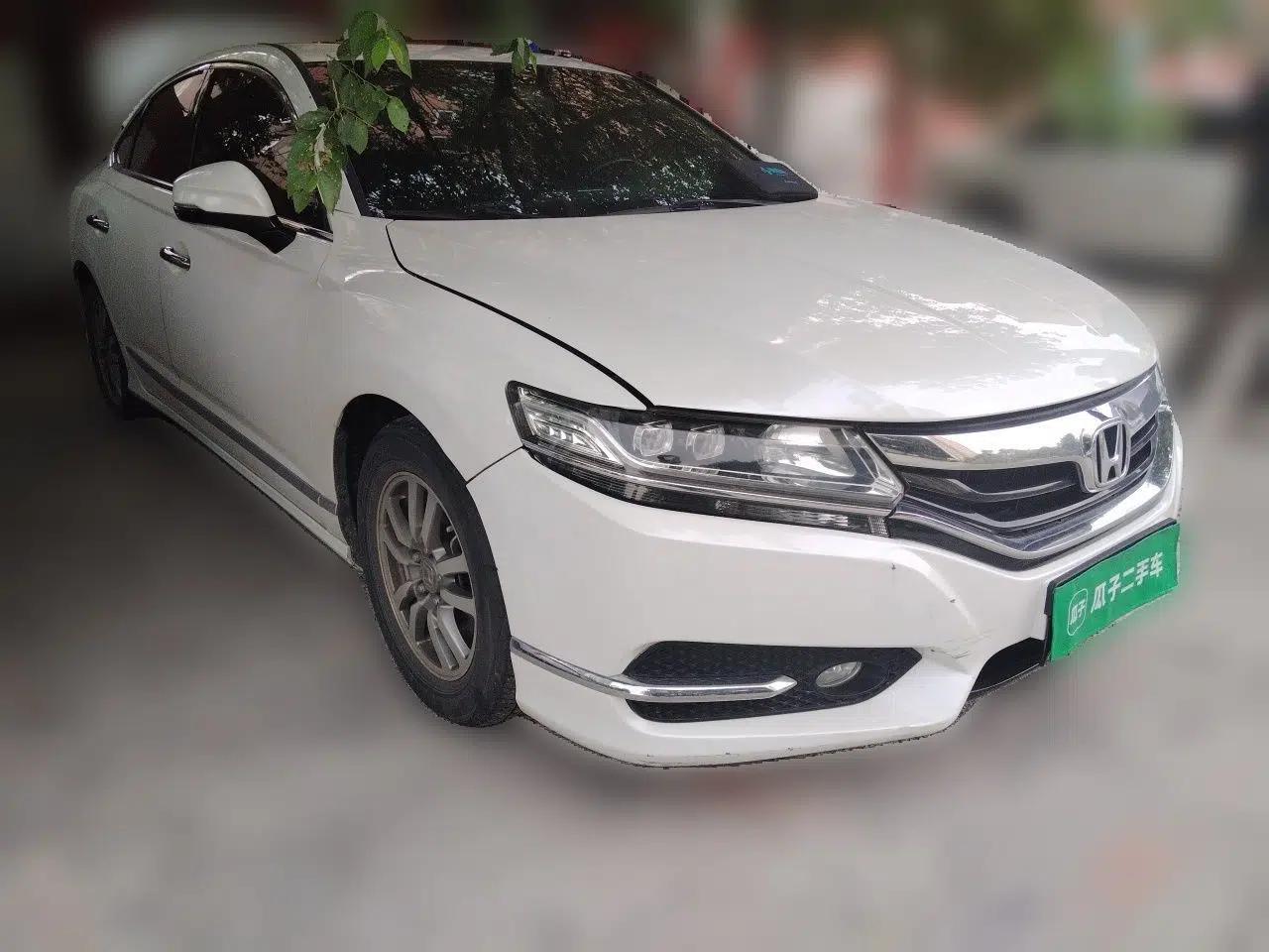 Honda Spirior 2015 2.0L Prestige Edition — миниатюра 3