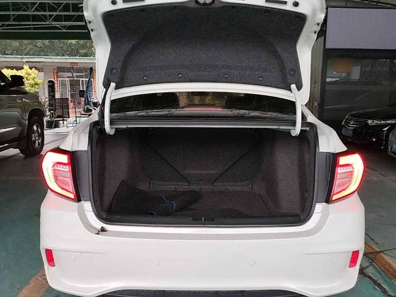 Honda Envix 2019 180TURBO CVT Enjoyment Version China VI — миниатюра 27