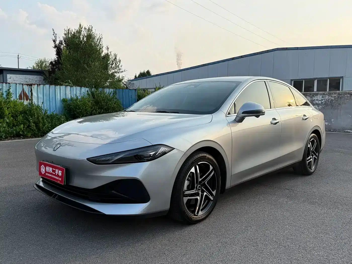 Roewe D7 2023 DMH 125km Flagship Edition — миниатюра 1