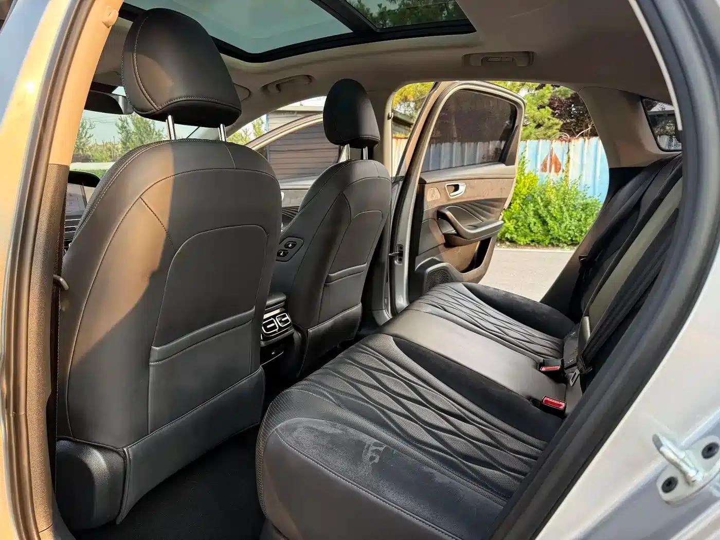 Roewe D7 2023 DMH 125km Flagship Edition — миниатюра 12