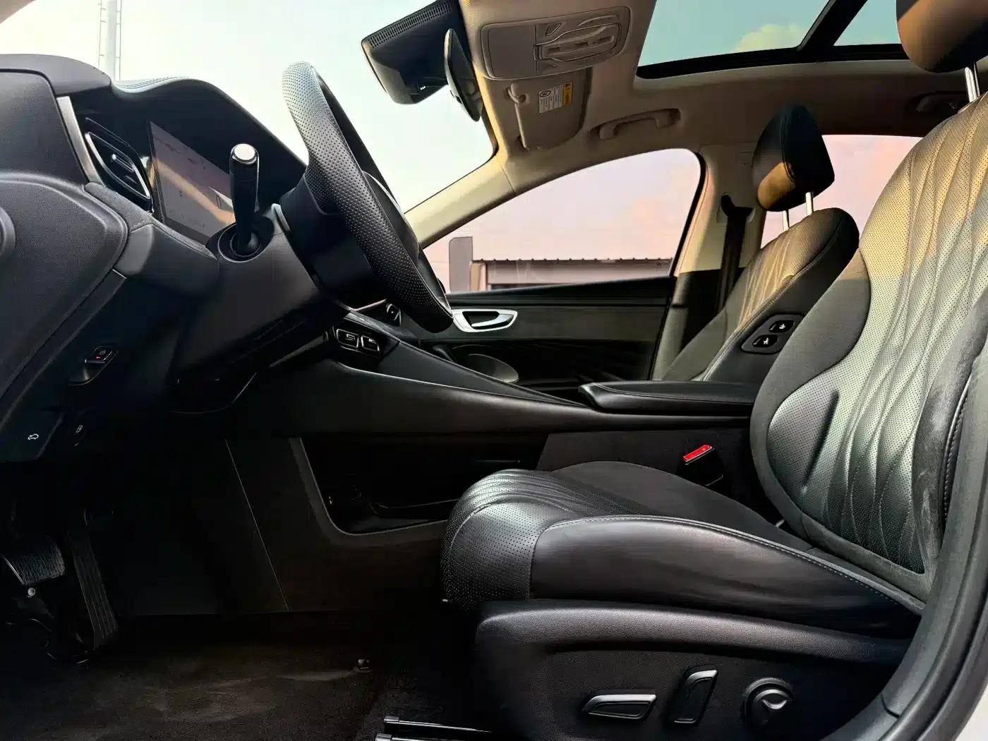 Roewe D7 2023 DMH 125km Flagship Edition — миниатюра 16