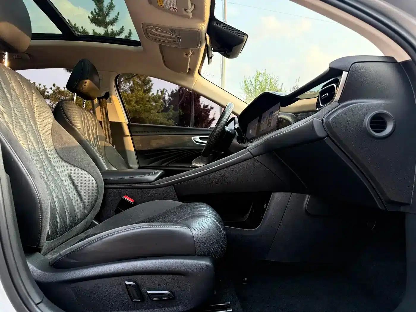 Roewe D7 2023 DMH 125km Flagship Edition — миниатюра 17