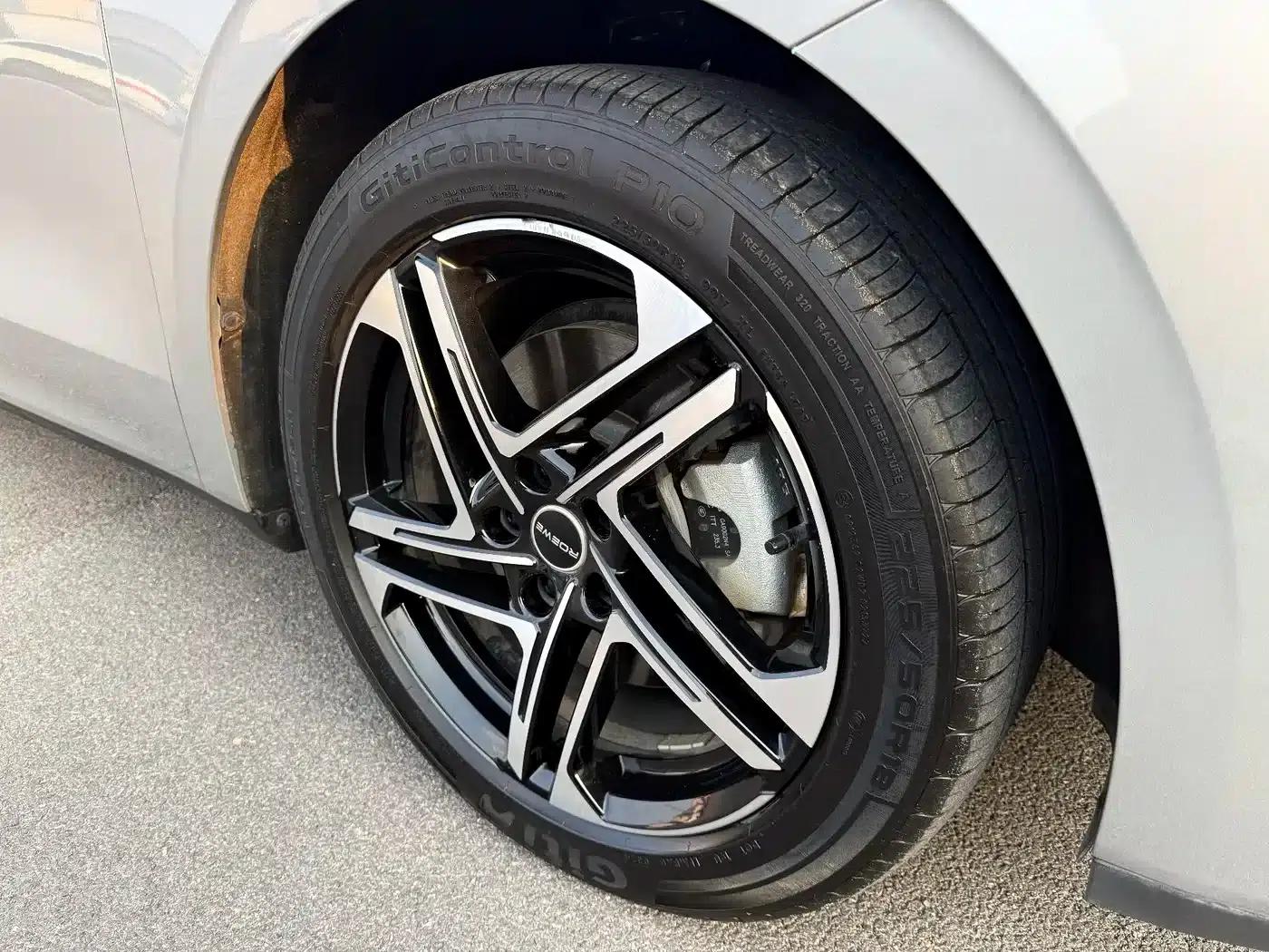 Roewe D7 2023 DMH 125km Flagship Edition — миниатюра 19