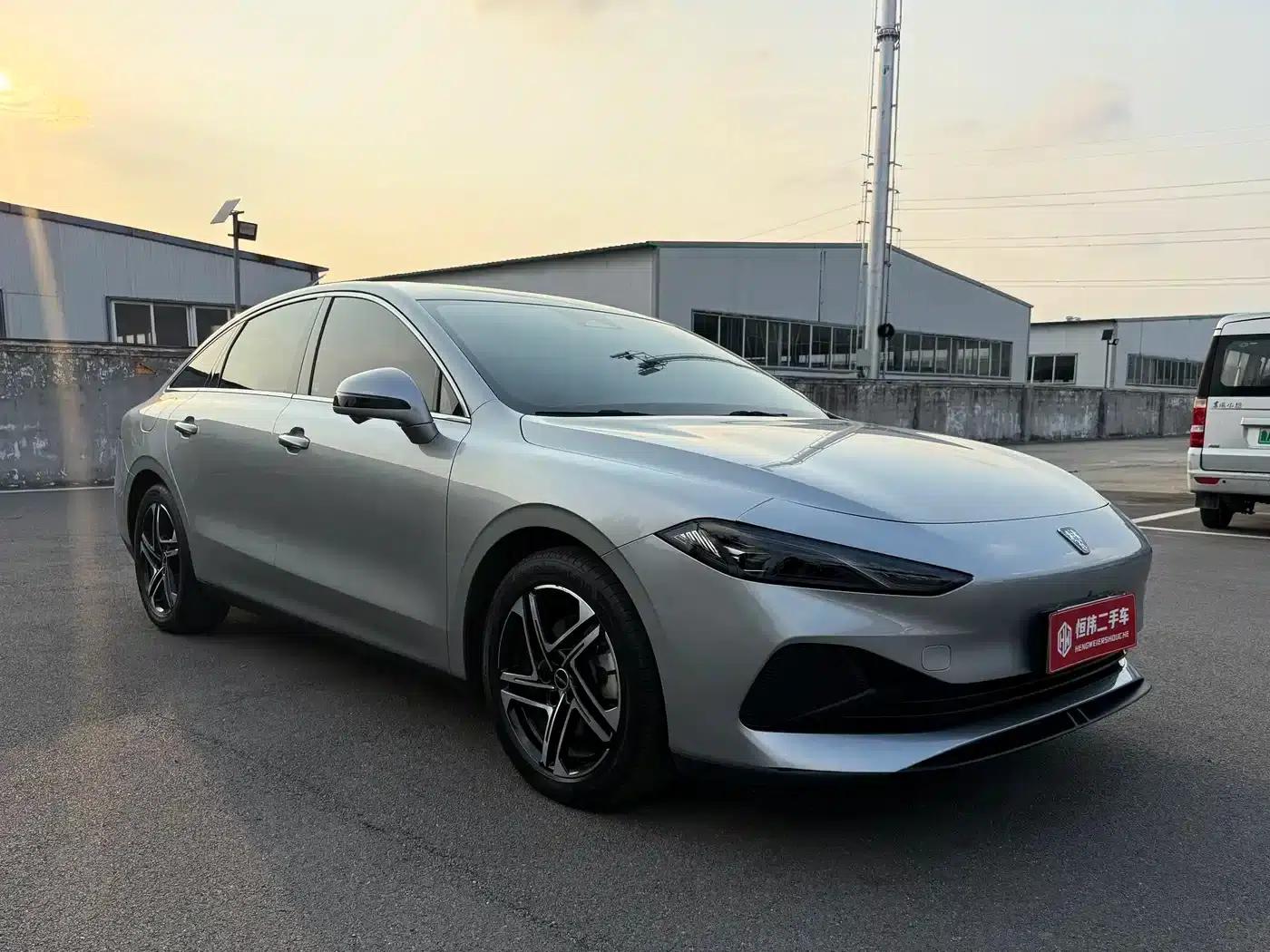 Roewe D7 2023 DMH 125km Flagship Edition — миниатюра 3