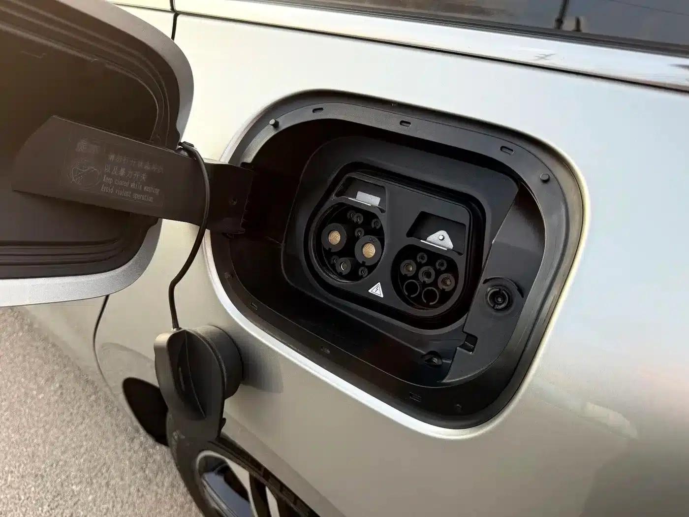 Roewe D7 2023 DMH 125km Flagship Edition — миниатюра 21