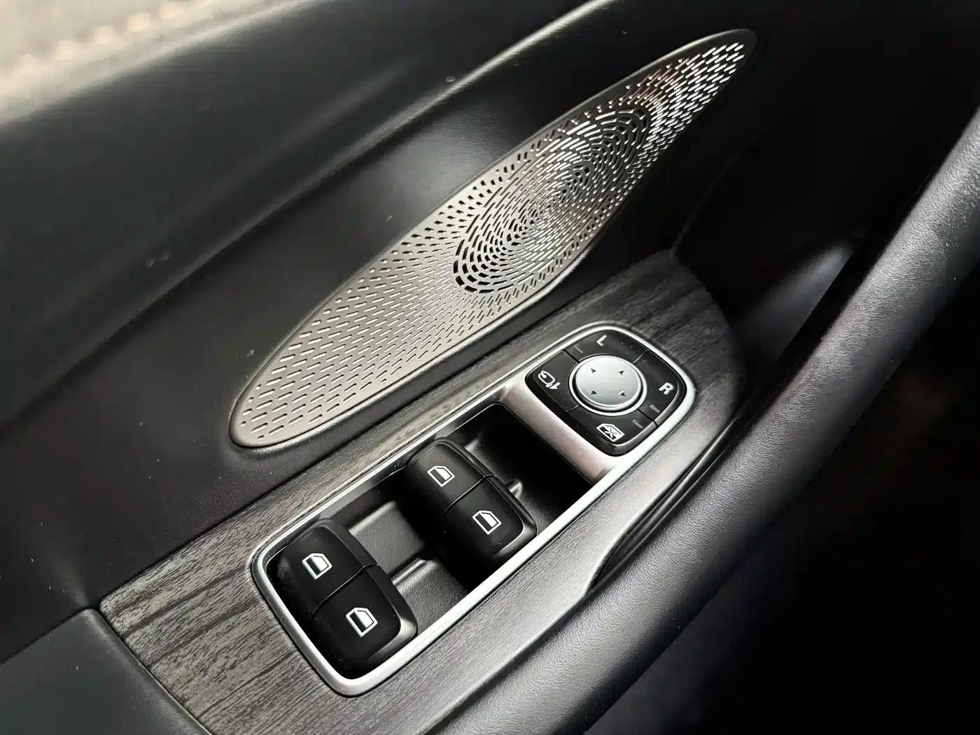 Roewe D7 2023 DMH 125km Flagship Edition — миниатюра 25