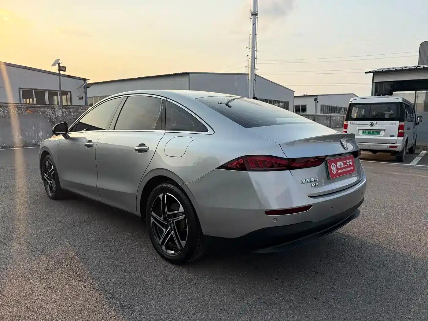 Roewe D7 2023 DMH 125km Flagship Edition — миниатюра 4