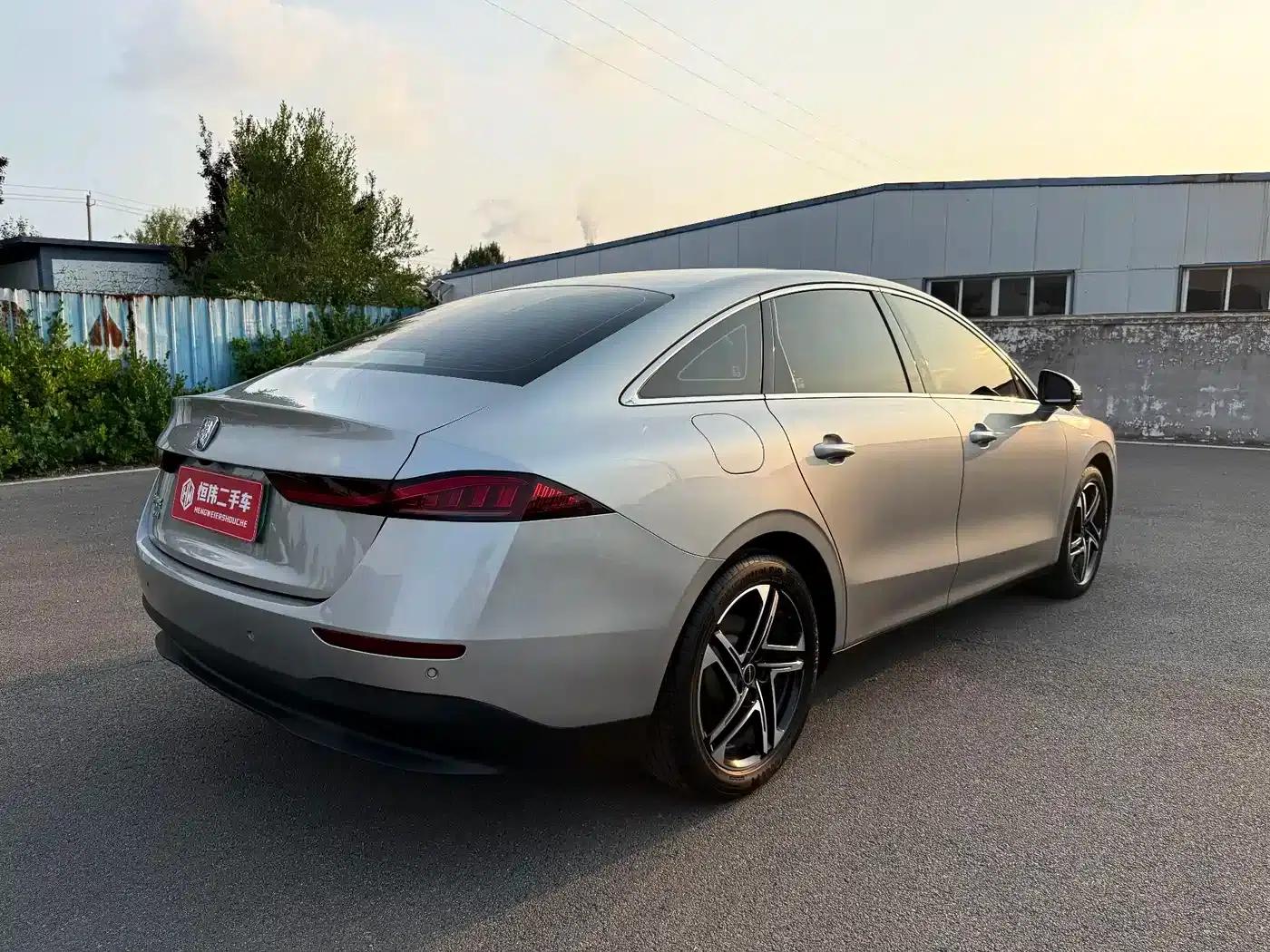 Roewe D7 2023 DMH 125km Flagship Edition — миниатюра 6