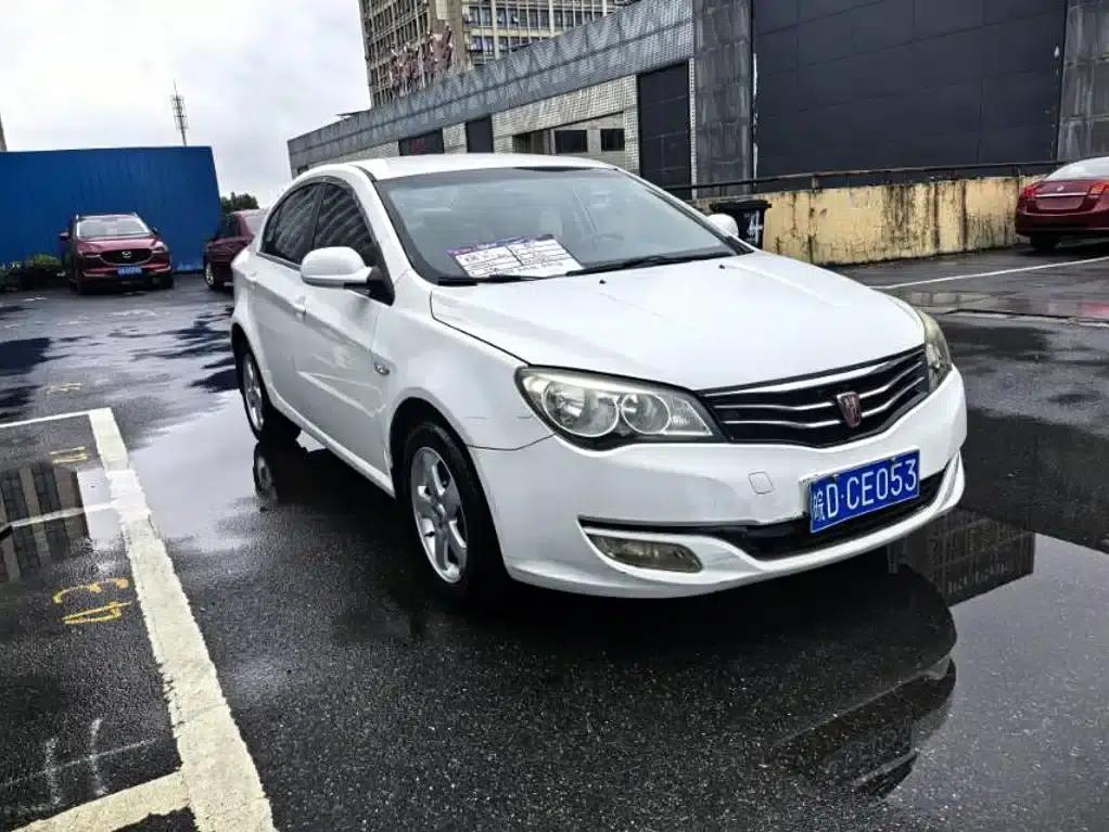 Roewe 350 2013 Model 350S 1.5L Automatic Speeding Edition — миниатюра 3
