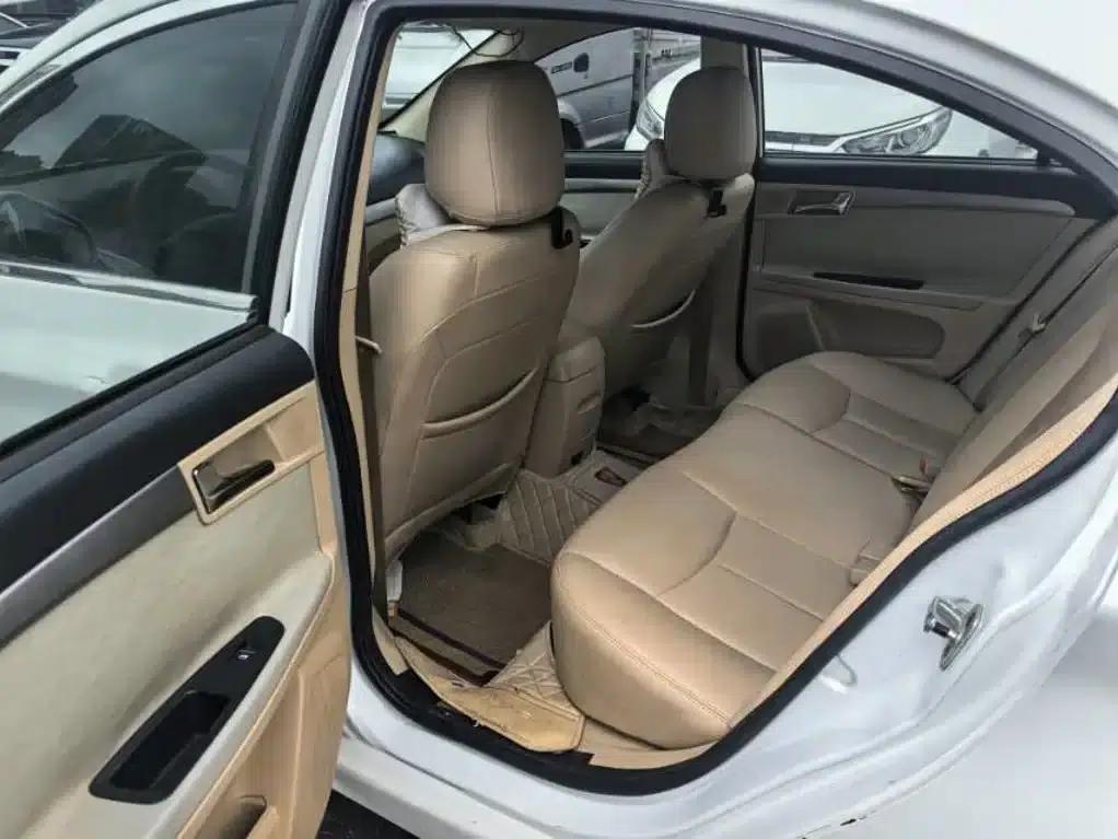 Roewe 350 2013 Model 350S 1.5L Automatic Speeding Edition — миниатюра 5