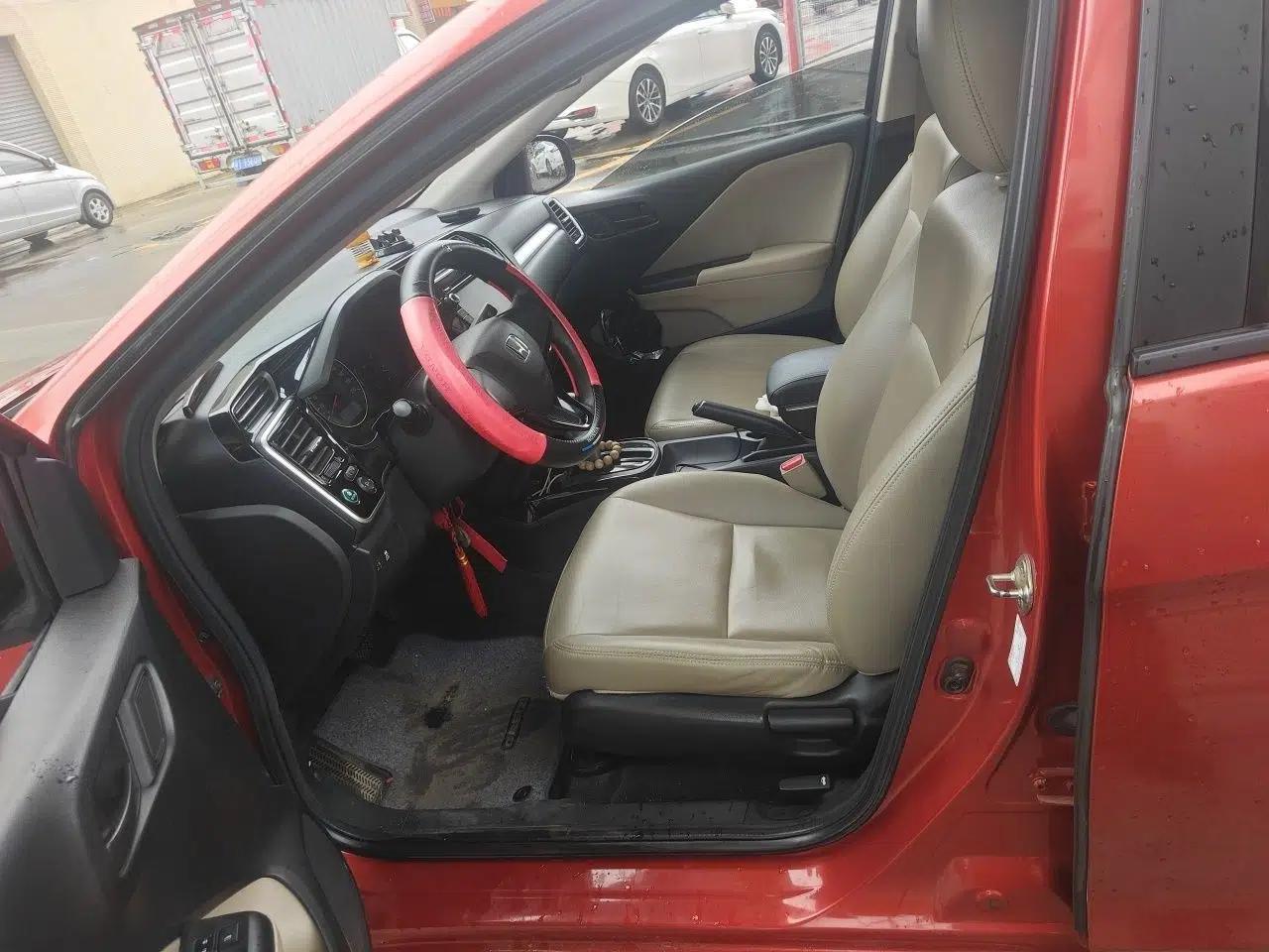 Honda Greiz 2016 1.5L CVT Comfort Version — миниатюра 15