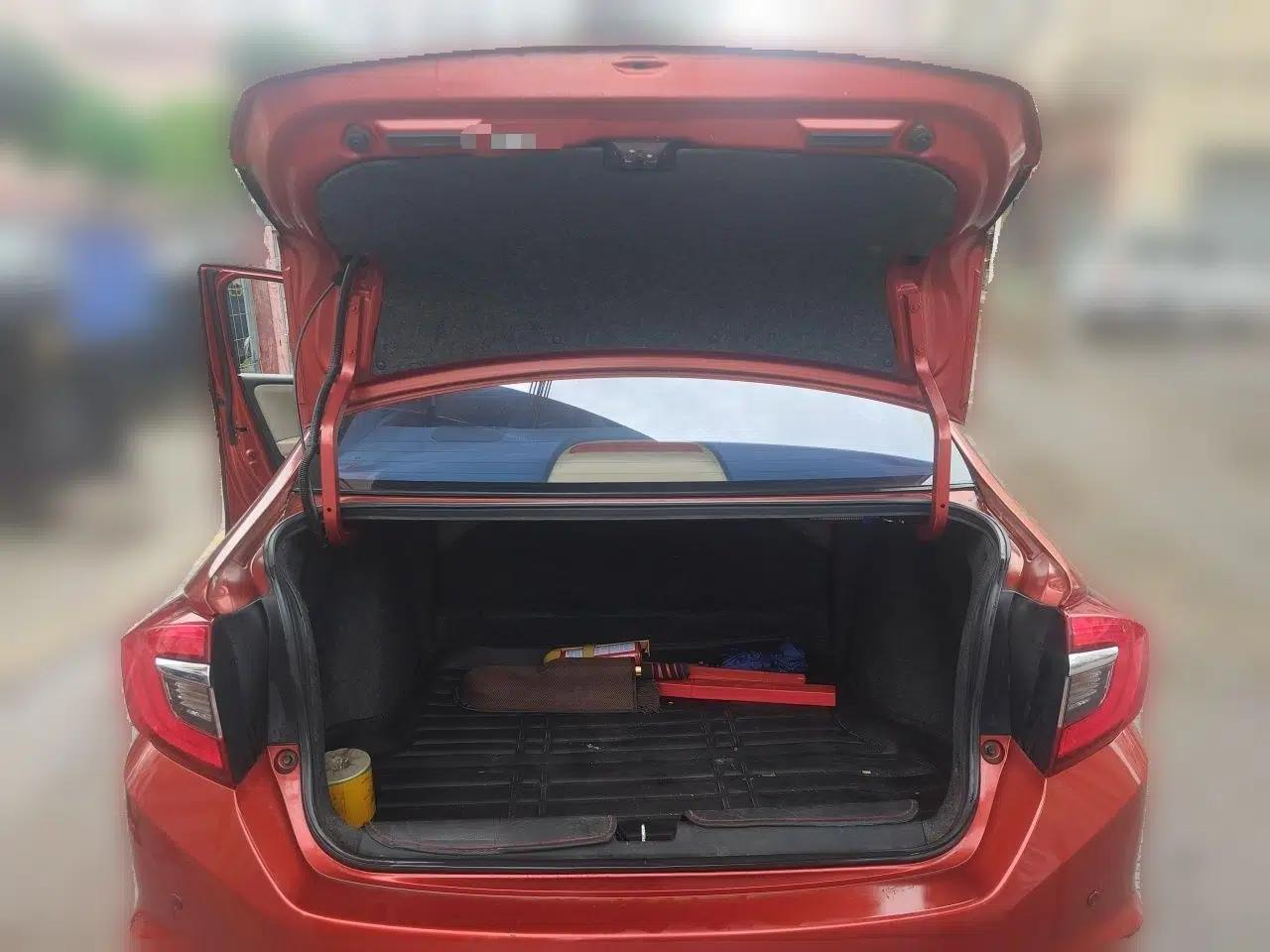 Honda Greiz 2016 1.5L CVT Comfort Version — миниатюра 19