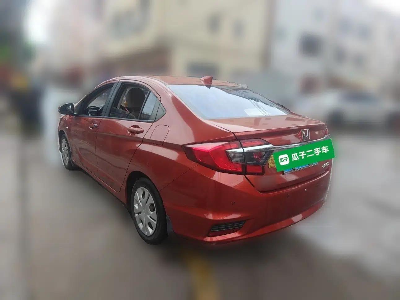 Honda Greiz 2016 1.5L CVT Comfort Version — миниатюра 4