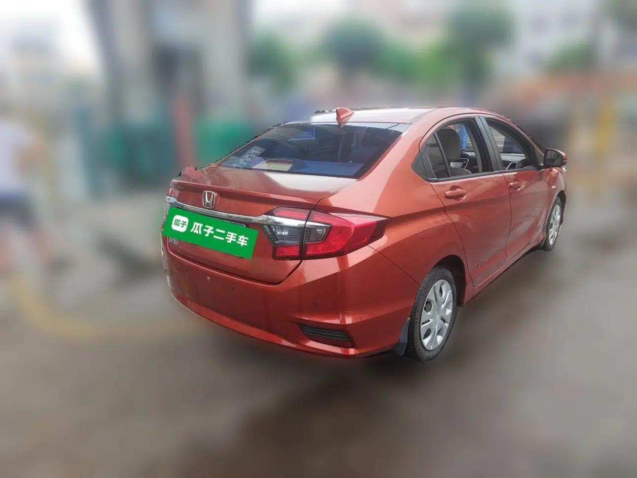 Honda Greiz 2016 1.5L CVT Comfort Version — миниатюра 6