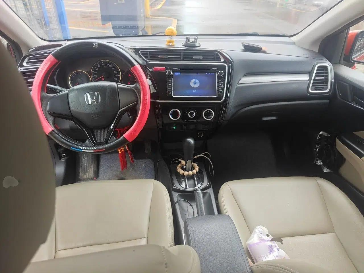 Honda Greiz 2016 1.5L CVT Comfort Version — миниатюра 9
