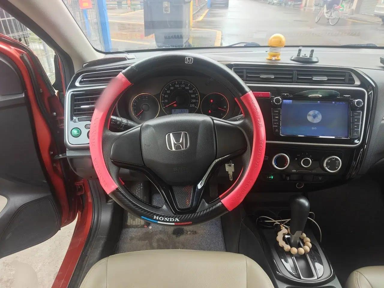 Honda Greiz 2016 1.5L CVT Comfort Version — миниатюра 10