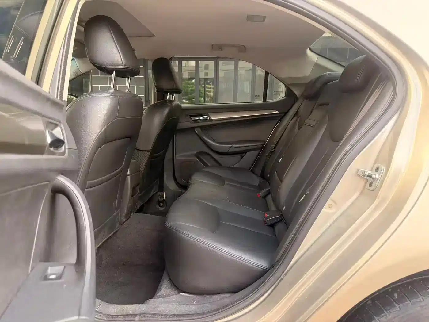 Roewe 360 2015 1.5L Automatic Deluxe Edition — миниатюра 12