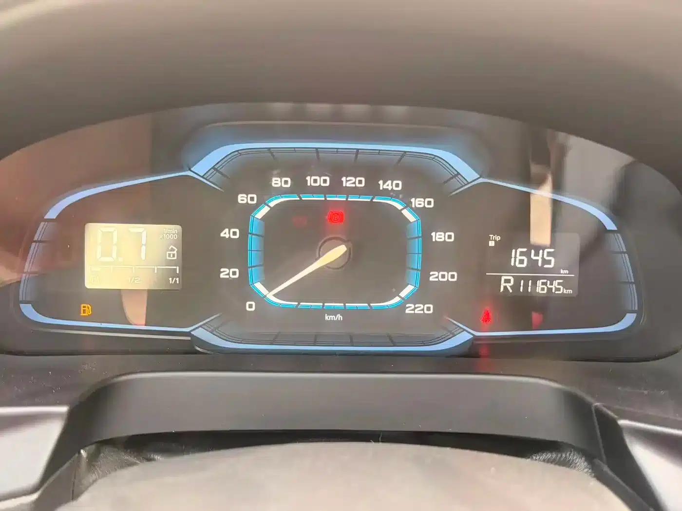 Roewe 360 2015 1.5L Automatic Deluxe Edition — миниатюра 19