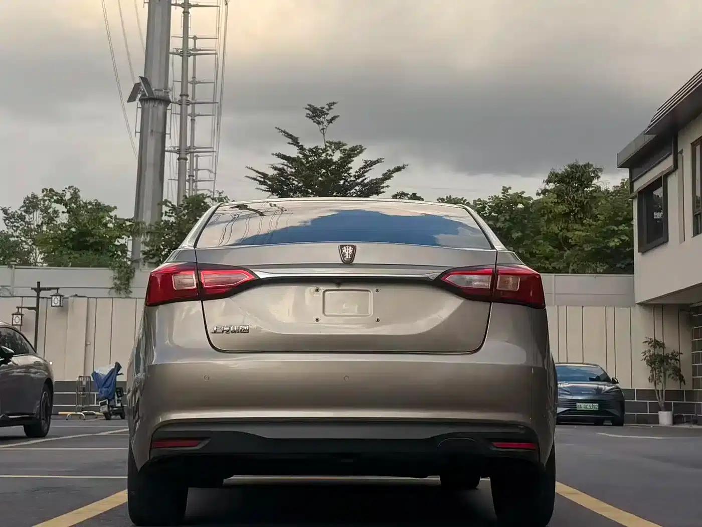 Roewe 360 2015 1.5L Automatic Deluxe Edition — миниатюра 5