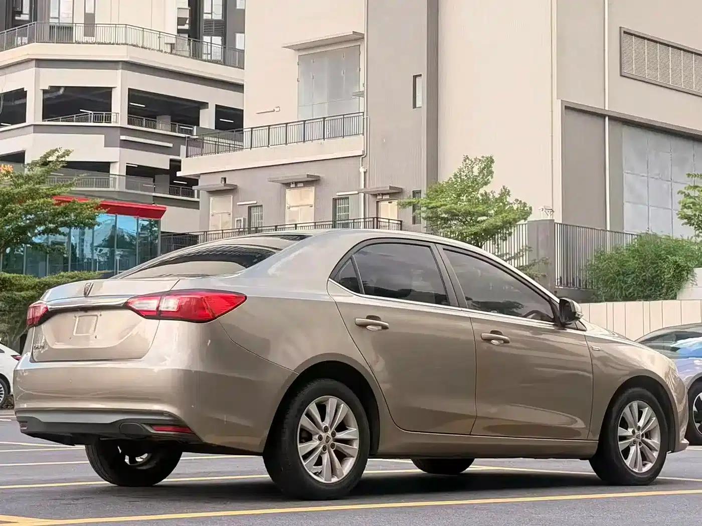 Roewe 360 2015 1.5L Automatic Deluxe Edition — миниатюра 6