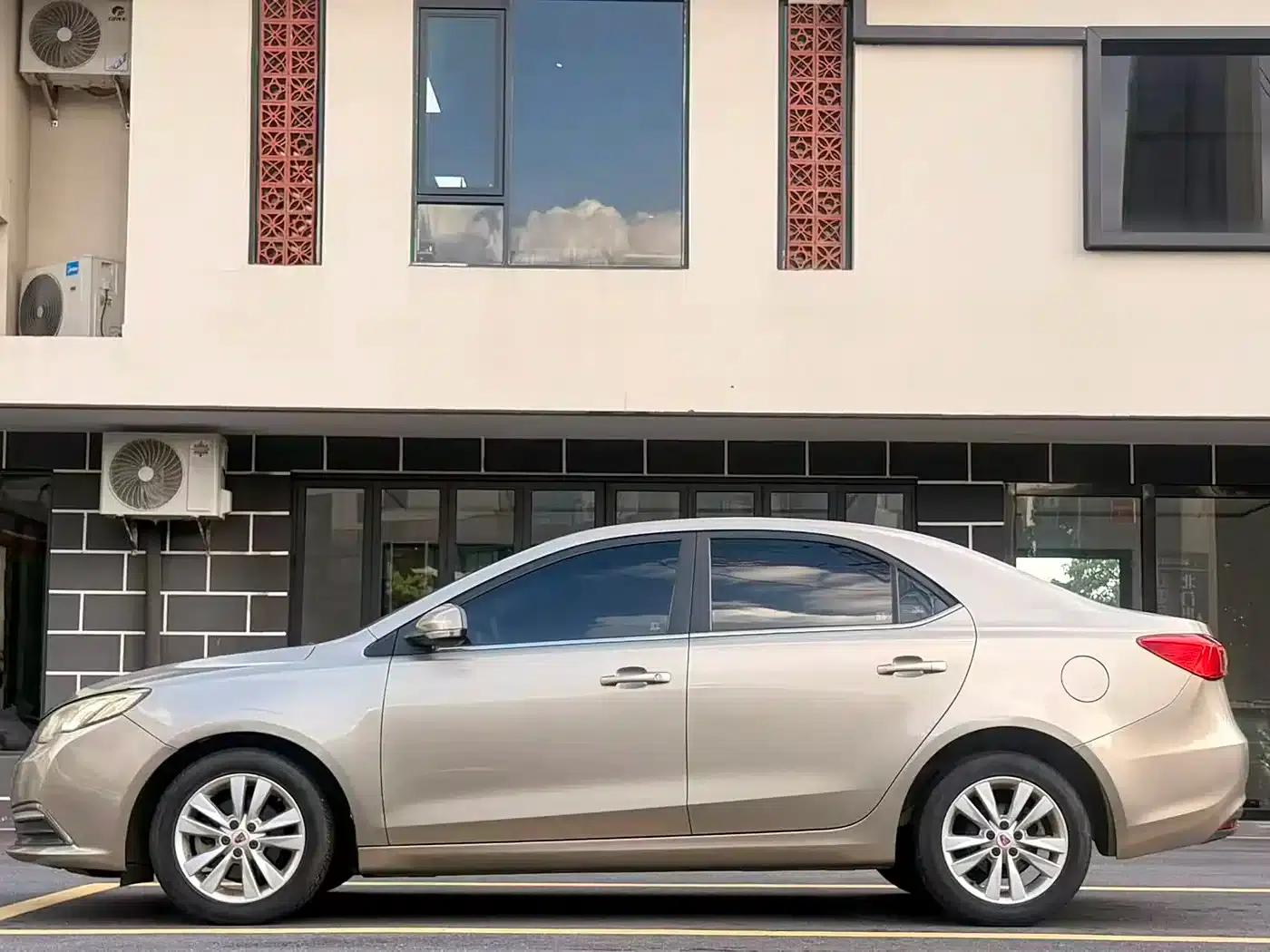 Roewe 360 2015 1.5L Automatic Deluxe Edition — миниатюра 7