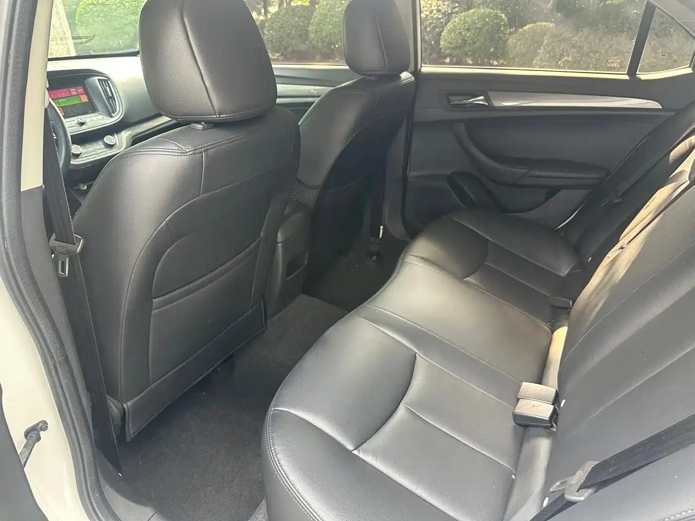 Roewe 360 2017 1.5L Automatic Deluxe Edition — миниатюра 14