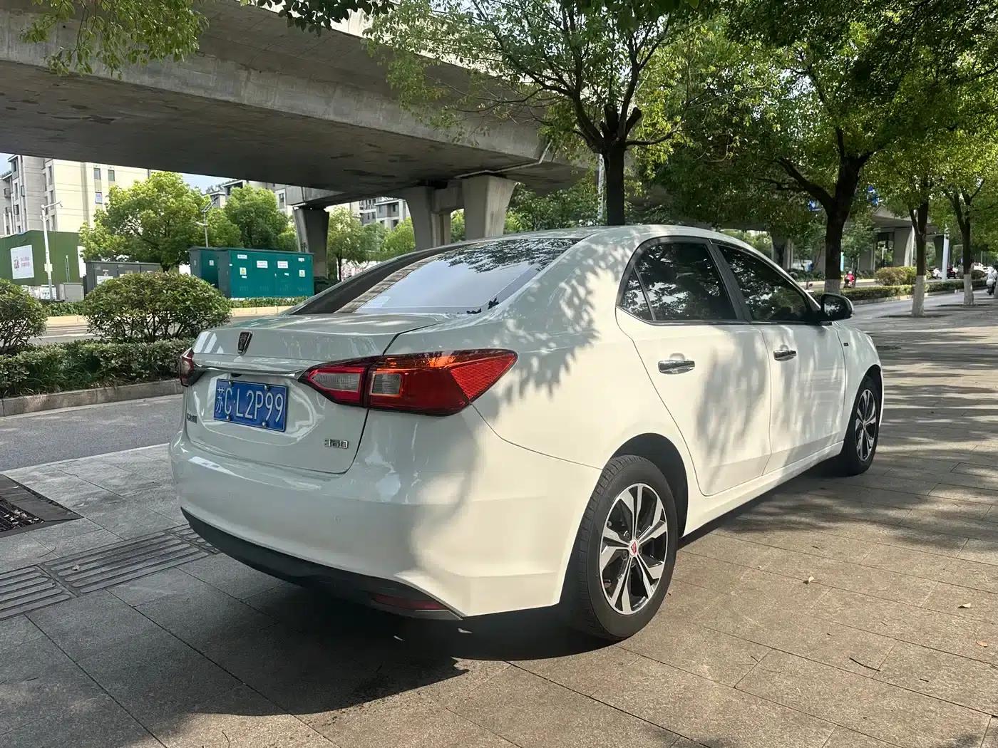 Roewe 360 2017 1.5L Automatic Deluxe Edition — миниатюра 7