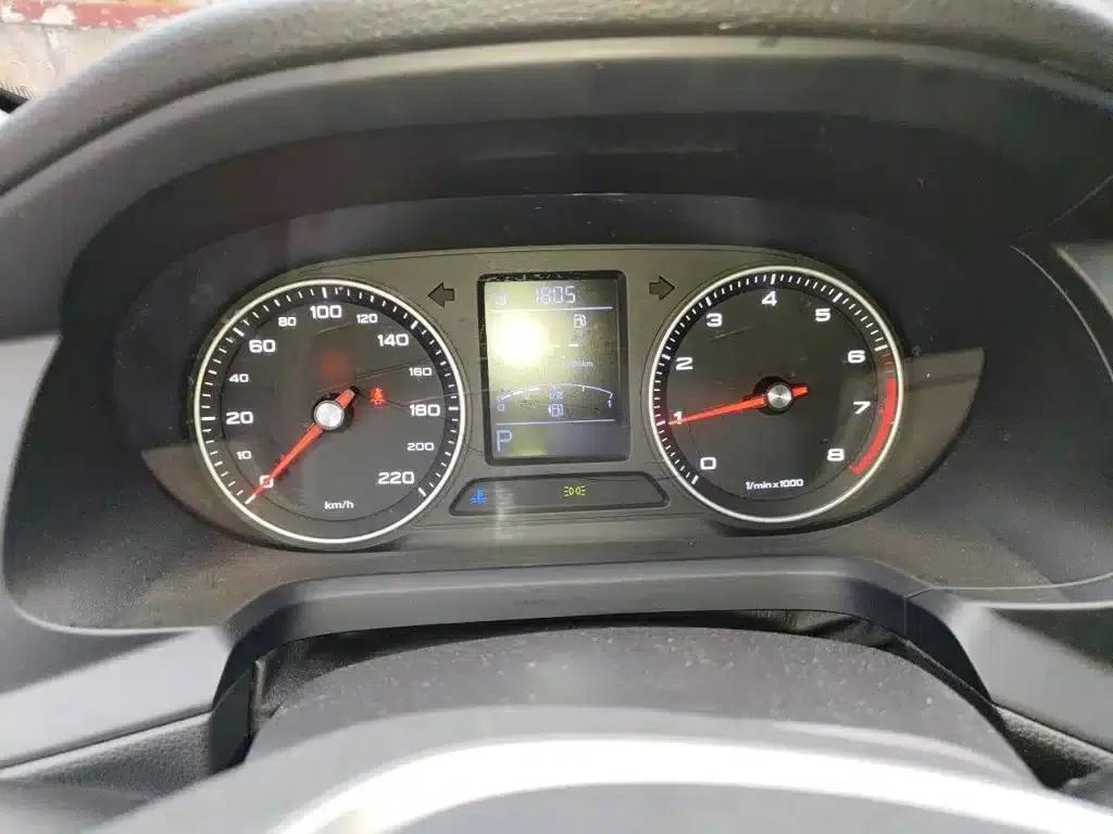 Roewe 360 2018 PLUS 1.5L Automatic Premium Edition — миниатюра 4