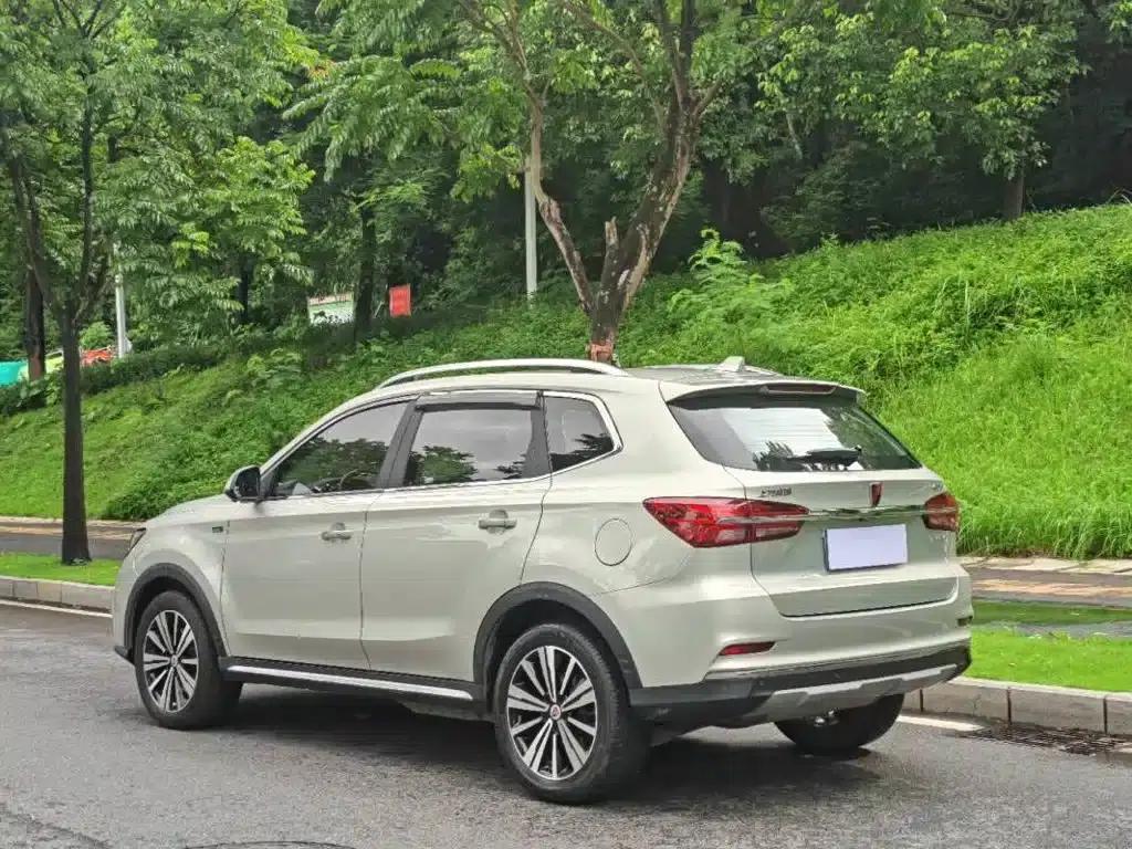 Roewe RX5 New Energy 2017 eRX5 50T Hybrid Connected Premium Flagship Edition — миниатюра 3