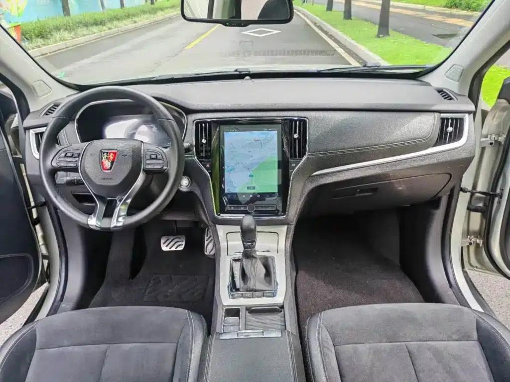 Roewe RX5 New Energy 2017 eRX5 50T Hybrid Connected Premium Flagship Edition — миниатюра 8