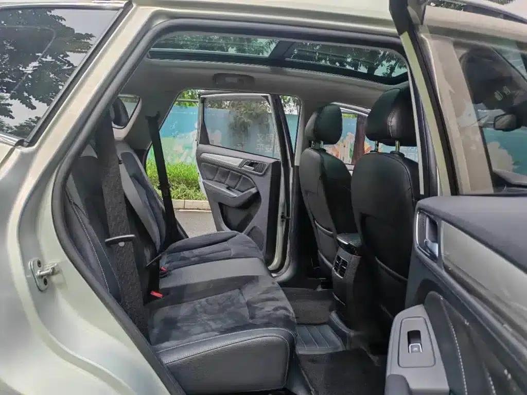 Roewe RX5 New Energy 2017 eRX5 50T Hybrid Connected Premium Flagship Edition — миниатюра 9