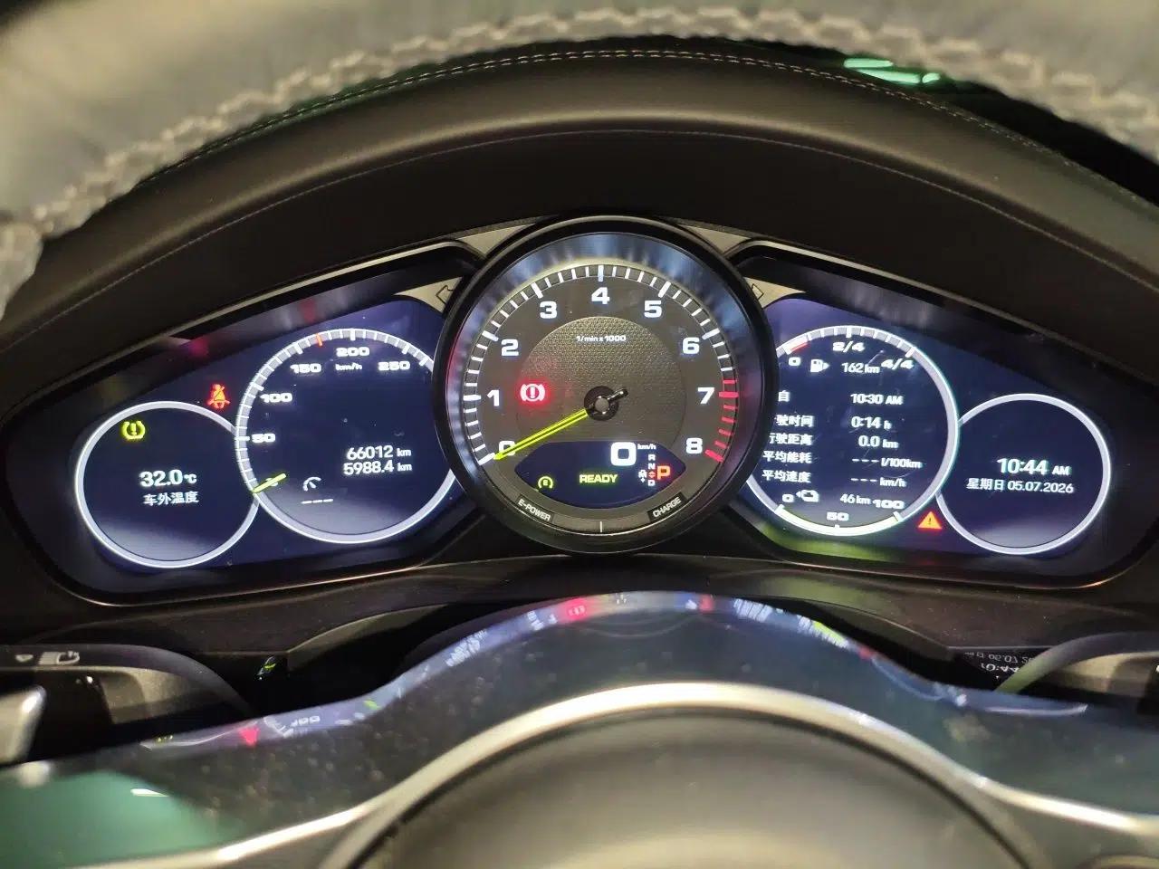 Porsche Cayenne E-Hybrid 2023 Cayenne E-Hybrid 2.0T Platinum Edition — миниатюра 11
