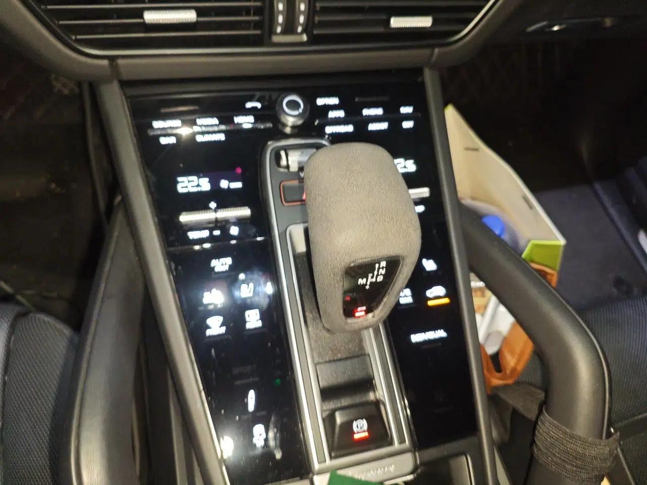 Porsche Cayenne E-Hybrid 2023 Cayenne E-Hybrid 2.0T Platinum Edition — миниатюра 14