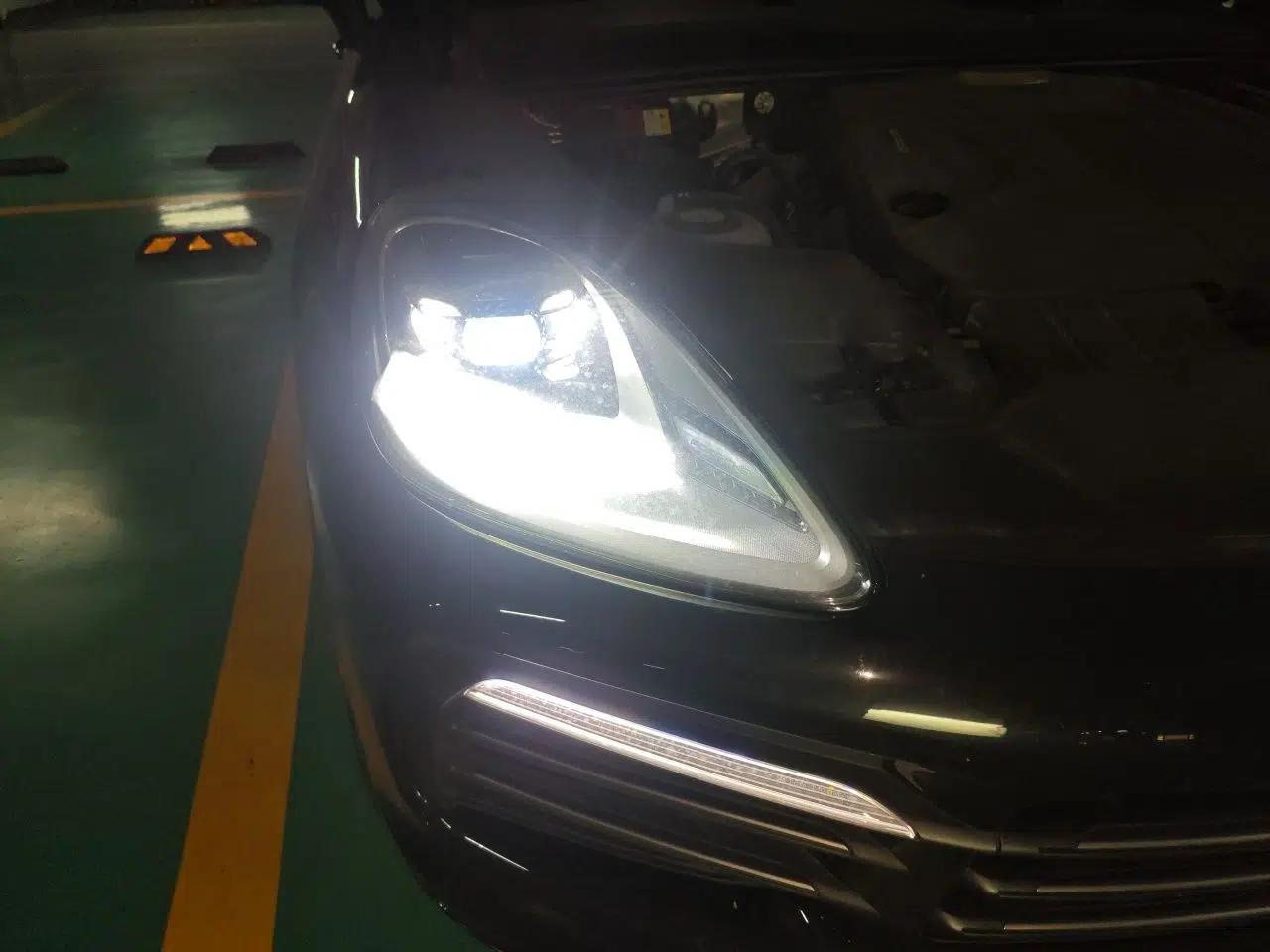 Porsche Cayenne E-Hybrid 2023 Cayenne E-Hybrid 2.0T Platinum Edition — миниатюра 7