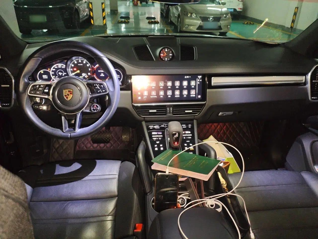 Porsche Cayenne E-Hybrid 2023 Cayenne E-Hybrid 2.0T Platinum Edition — миниатюра 9