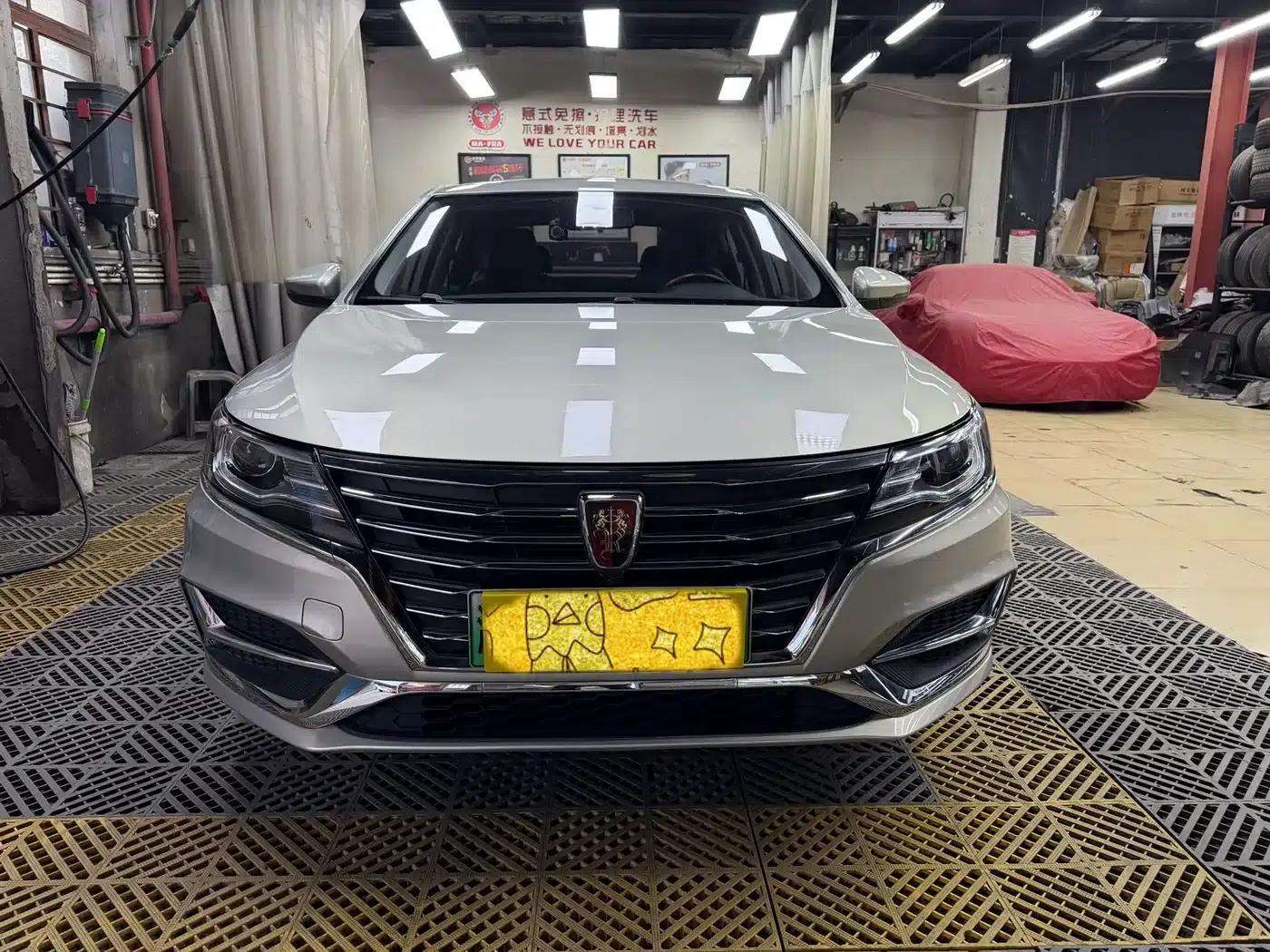 Roewe i6 New Energy 2017 45T Hybrid Connected Smart Edition — миниатюра 2