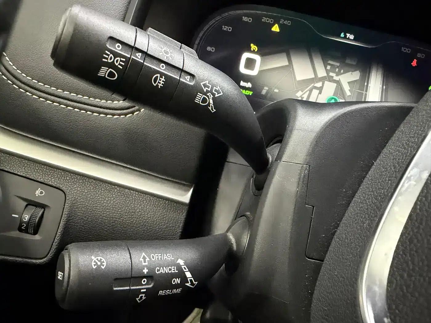 Roewe i6 New Energy 2017 45T Hybrid Connected Smart Edition — миниатюра 13