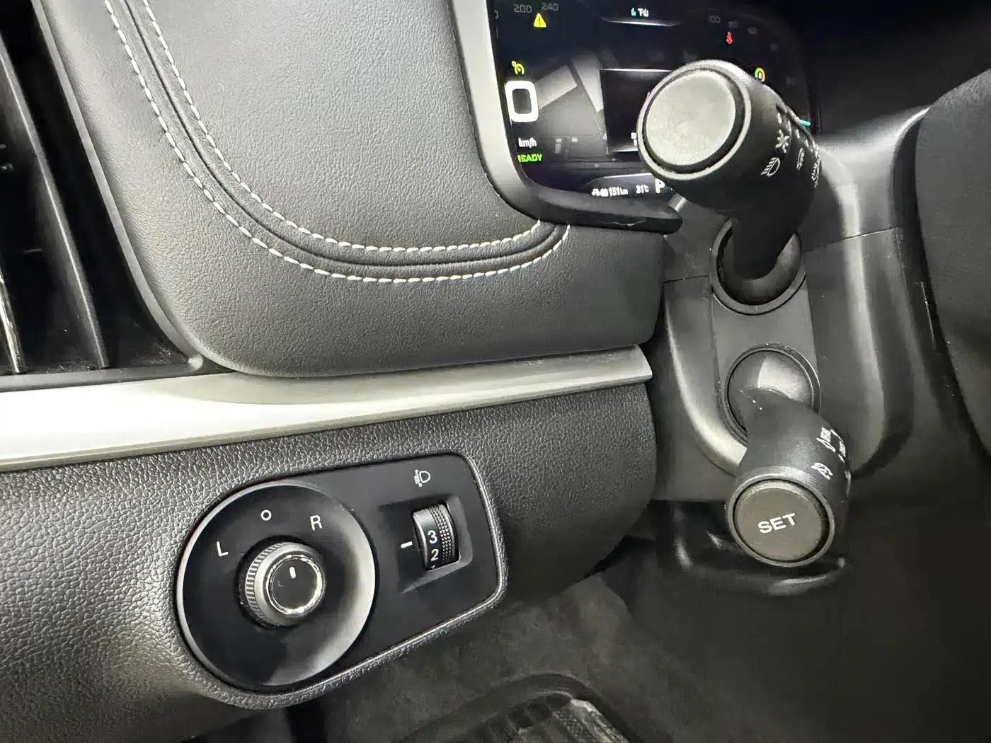 Roewe i6 New Energy 2017 45T Hybrid Connected Smart Edition — миниатюра 22