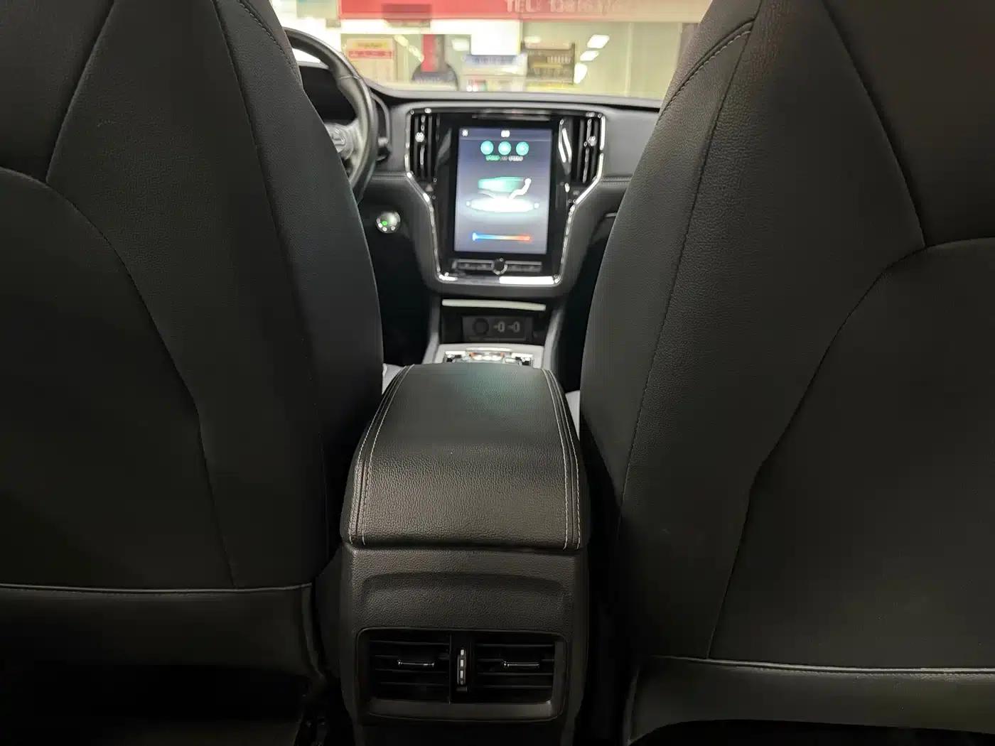 Roewe i6 New Energy 2017 45T Hybrid Connected Smart Edition — миниатюра 33